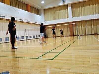 初級・中級者向けでバドします！