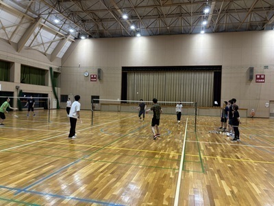 初心者のエンジョイバドミントンです！