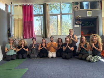 プロフィール｜Sukha Yogashala